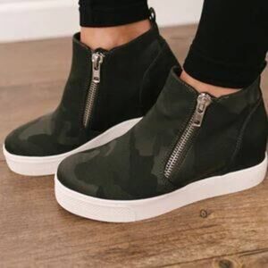 Steve Madden Camo Platform Sneakers Green Womens 7 Wedgie Side‎ Zippers Shoe